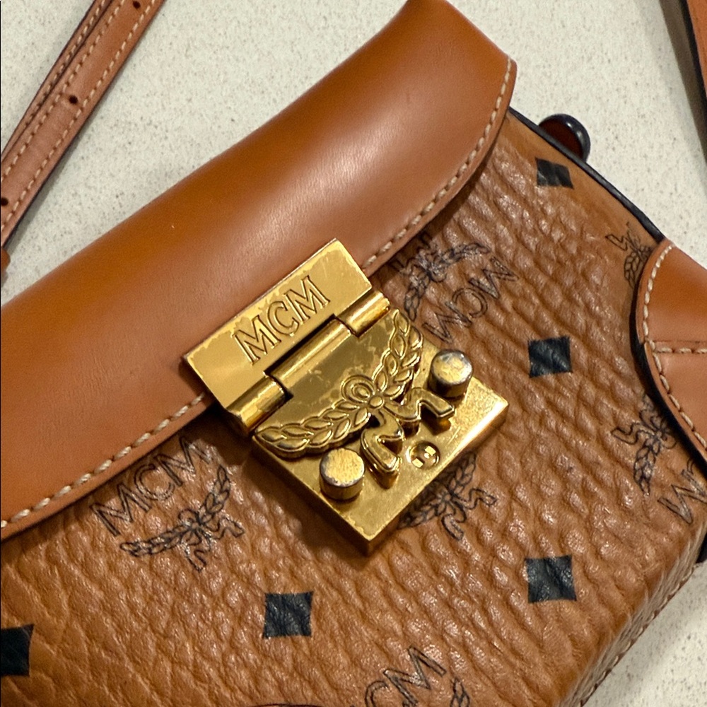 RARE FIND! Authentic MCM Brown and Gold Crossbody/Belt Bag - Picture 6 of 12
